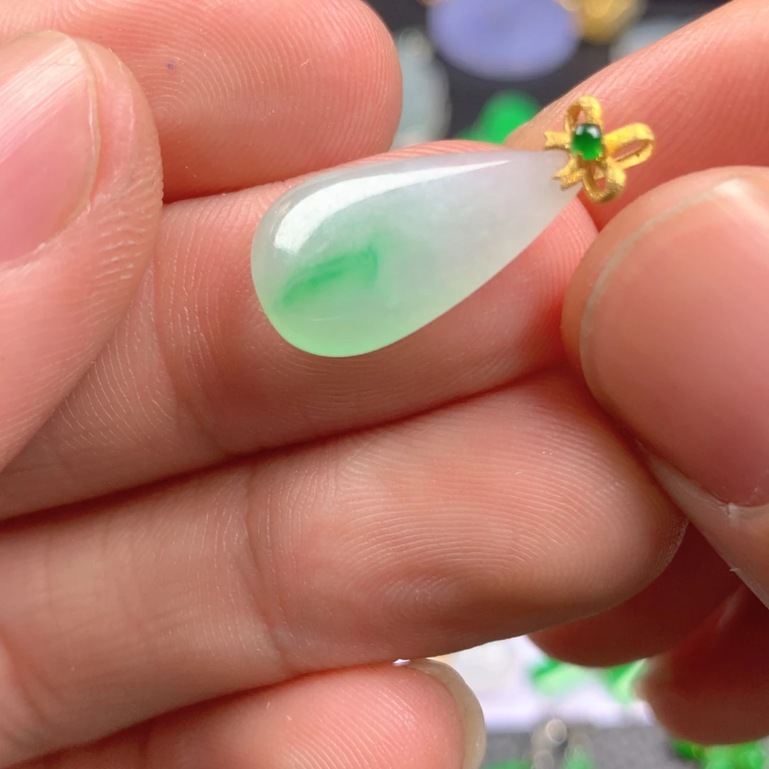 【闪购商品】翡翠颈饰18K金镶嵌翡翠