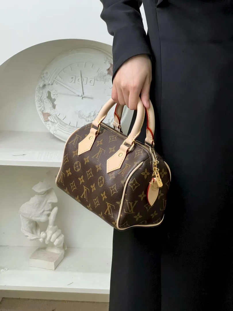 99新 LouisVuitton/路易威登 speedy20 黑肩带/99新/优选
