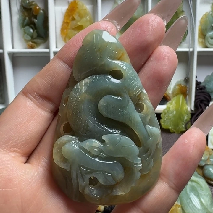 蛇纹石玉未镶嵌吊坠