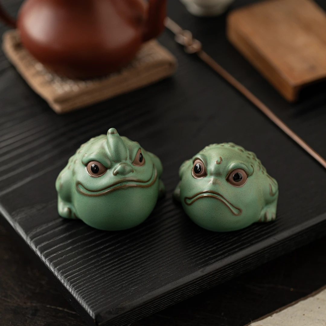 创意精品陶瓷三足金蟾茶宠摆件桌面个性可养茶玩茶台茶桌茶具配件