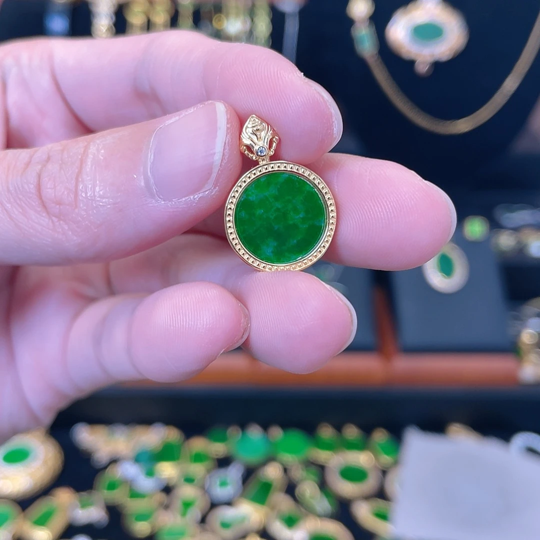 翡翠银S925镀金镶嵌吊坠(赠链)