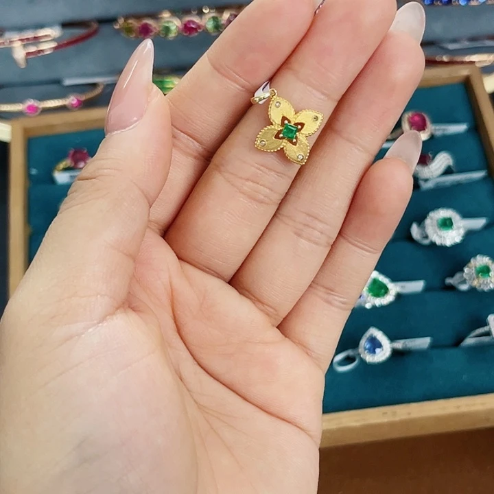 祖母绿18K金镶嵌颈饰