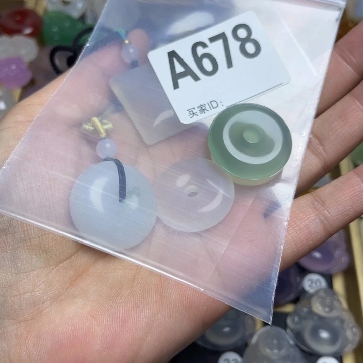 玛瑙/玉髓颈饰未镶嵌莓****始