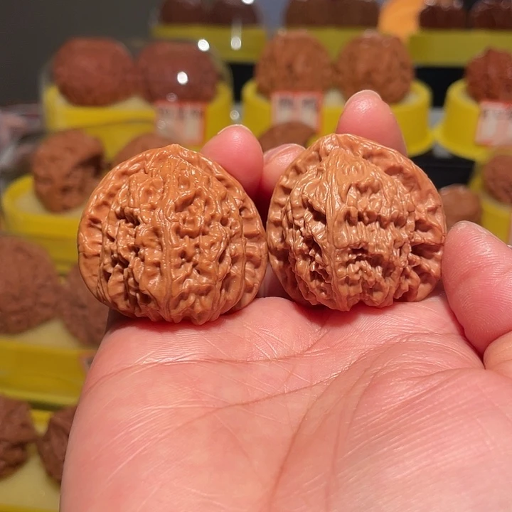 厼***許木质文玩麻核桃白狮子