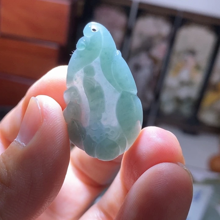 翡翠颈饰未镶嵌好