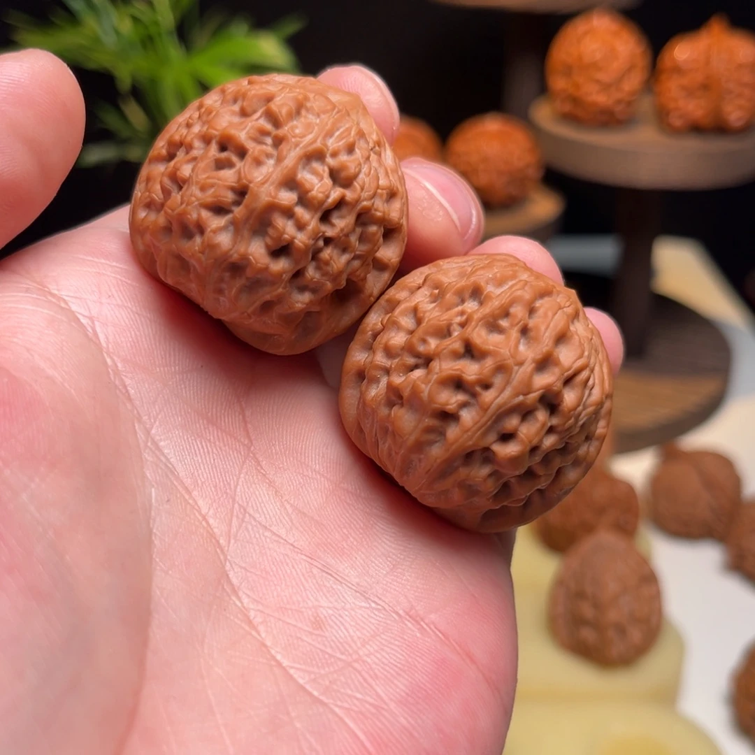 文玩核桃吊坠泰山狮子头