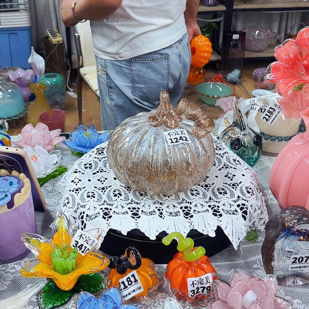 1242 家悦琉璃工艺品不完美