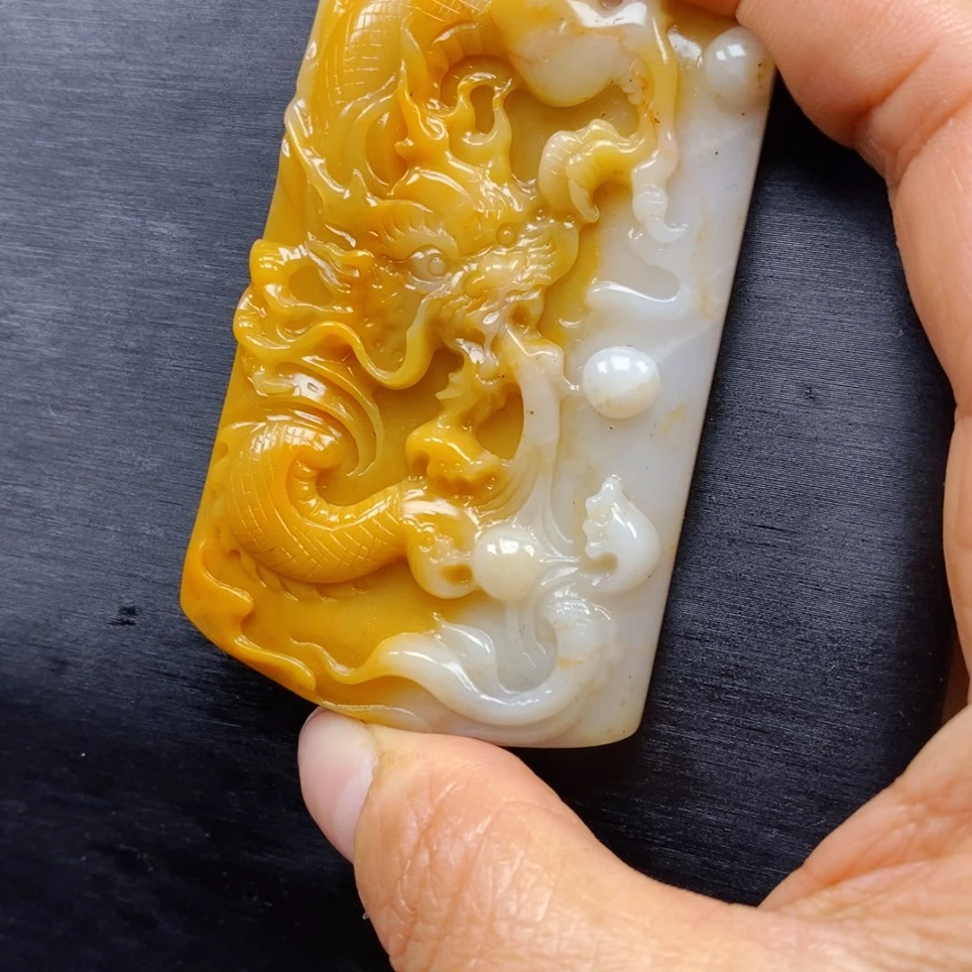 石英质玉（黄龙玉）颈饰未镶嵌