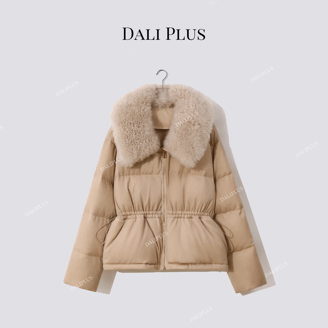 DALI PLUS“100山羊绒毛领95鹅绒服”沙金色收腰羽绒服-D5ST1475