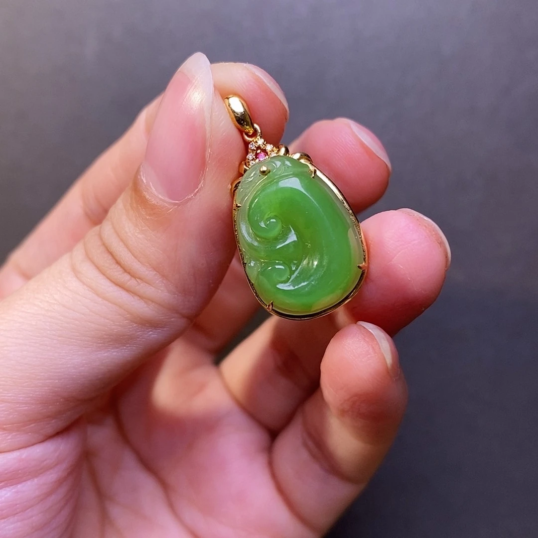 和田玉颈饰18K金镶嵌墨**年