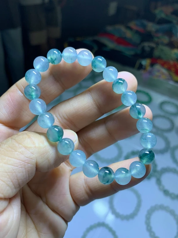 天然缅甸翡翠A货，8.2mm冰飘蓝花手链