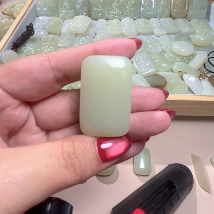 未镶嵌和田玉（糖玉）珠宝半成品