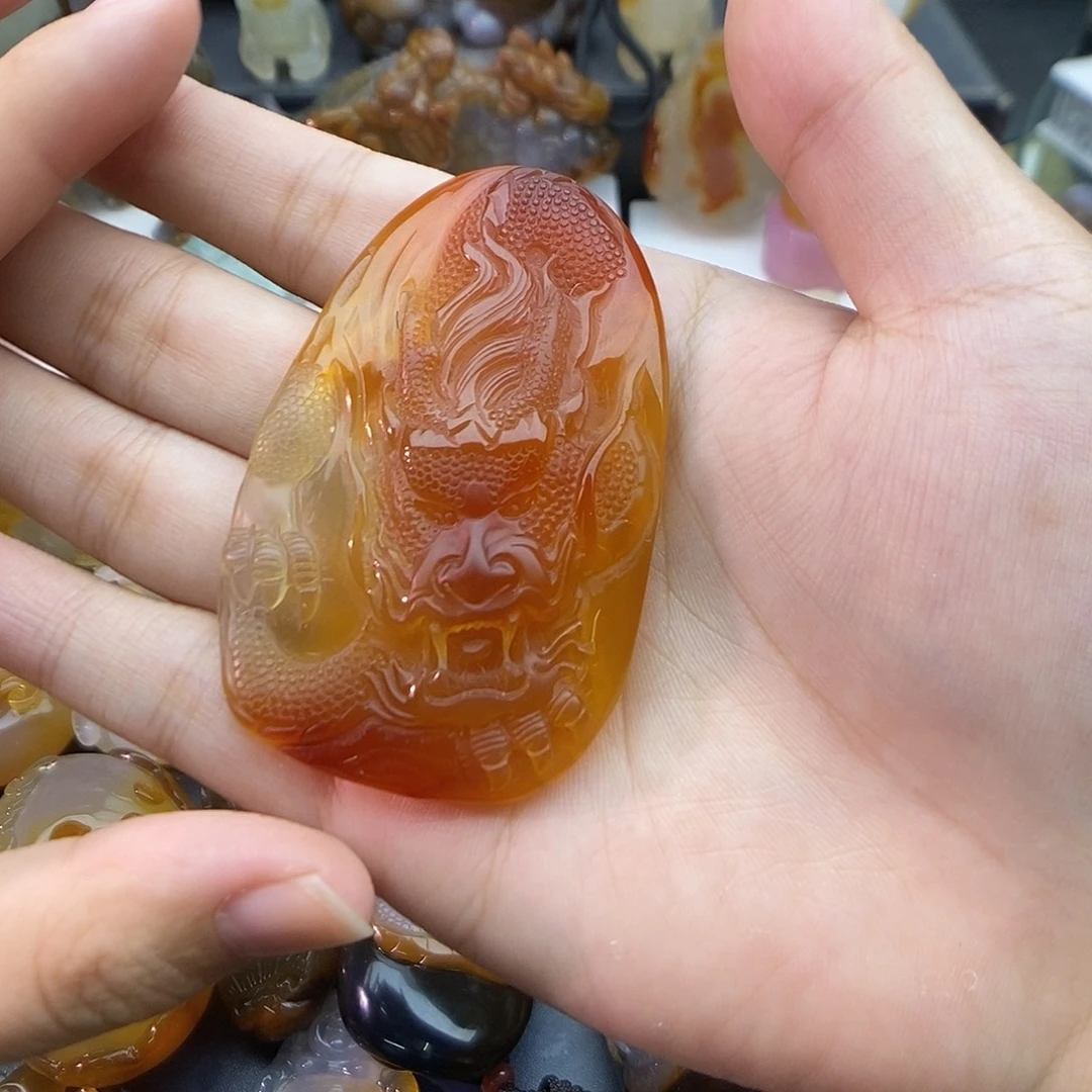 未***年未镶嵌颈饰玛瑙/玉髓
