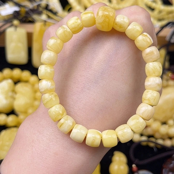 琥珀未镶嵌颈饰琥珀