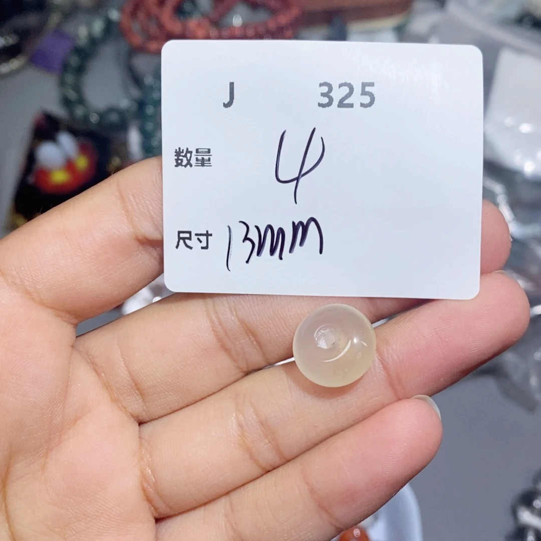 柚***子未镶嵌颈饰琥珀J325