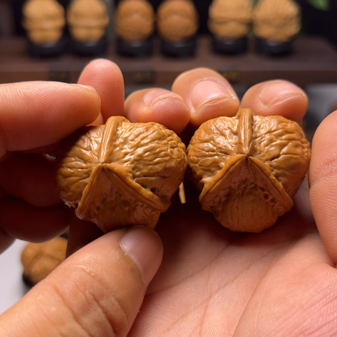 文玩核桃把件塔尖三棱