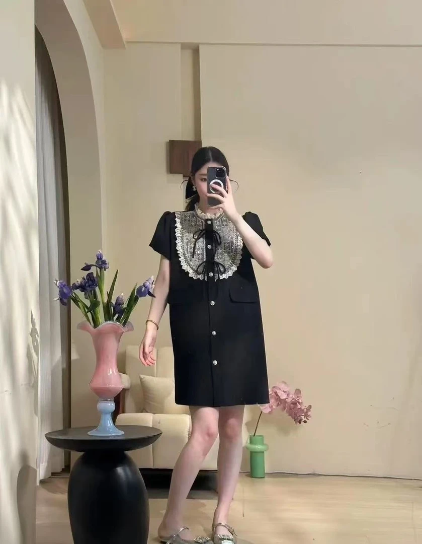 韩版设计感小香风连衣裙女2025气质名媛遮肚显瘦蕾丝拼接中长裙