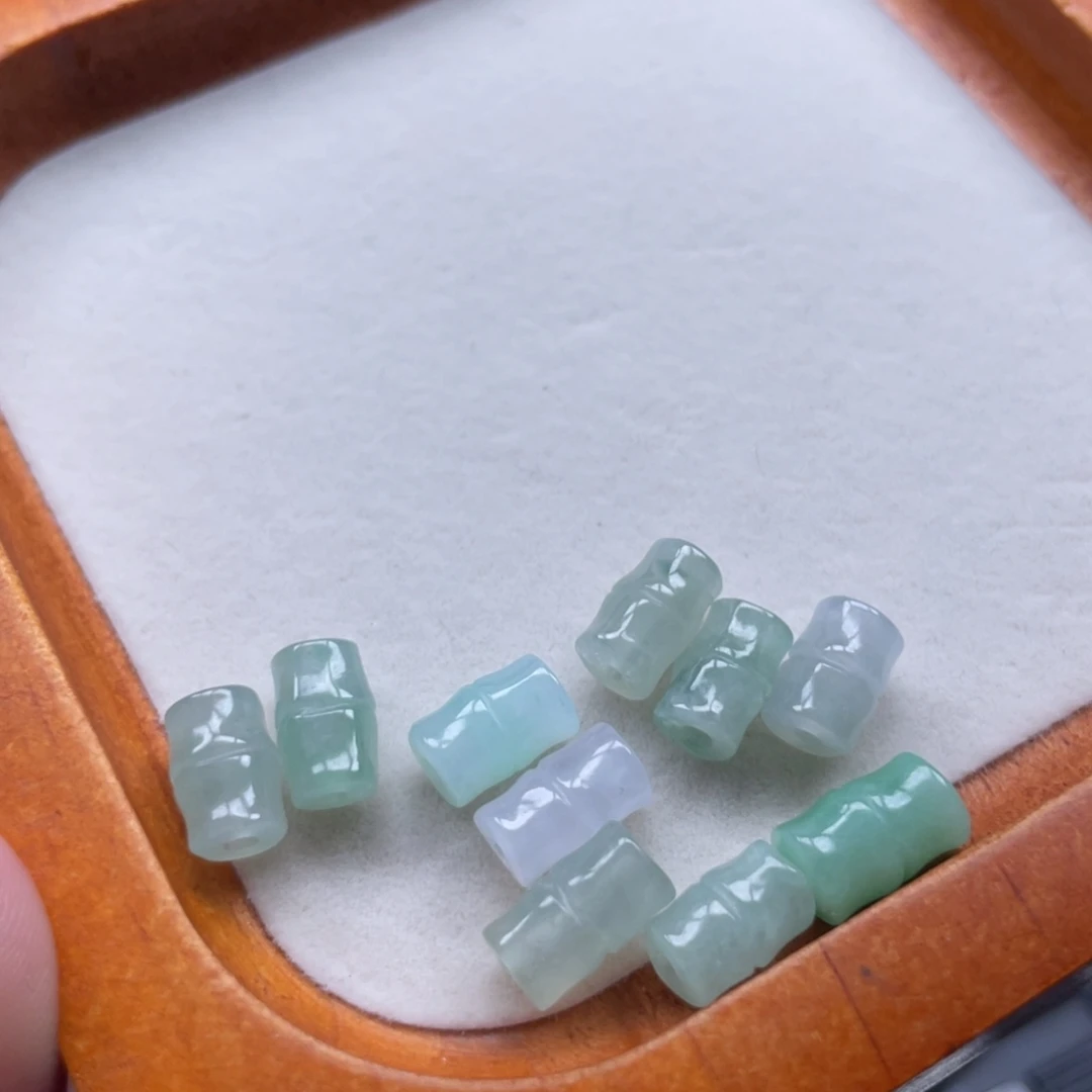 I***y翡翠散珠通孔竹节桶珠10个