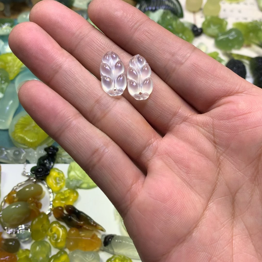 岫玉颈饰未镶嵌大叶子一对