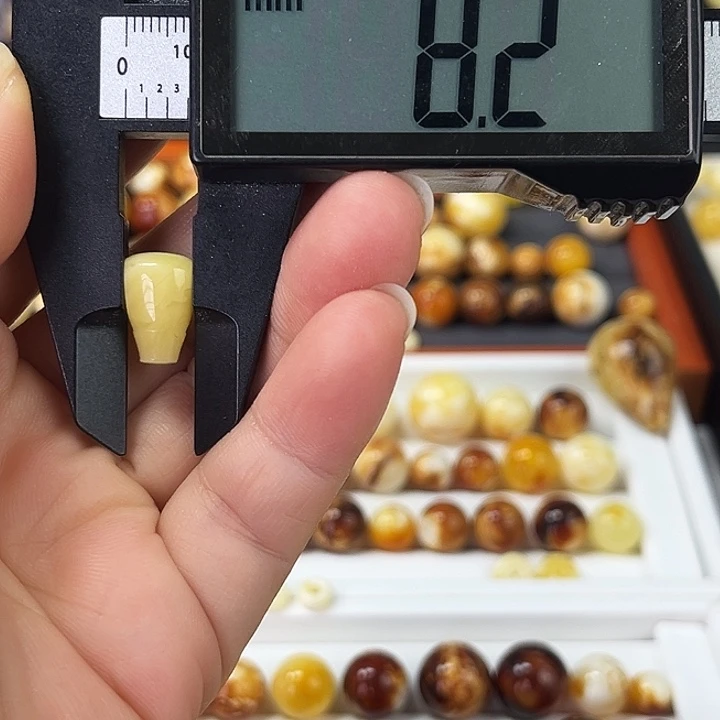 琥珀颈饰未镶嵌14
