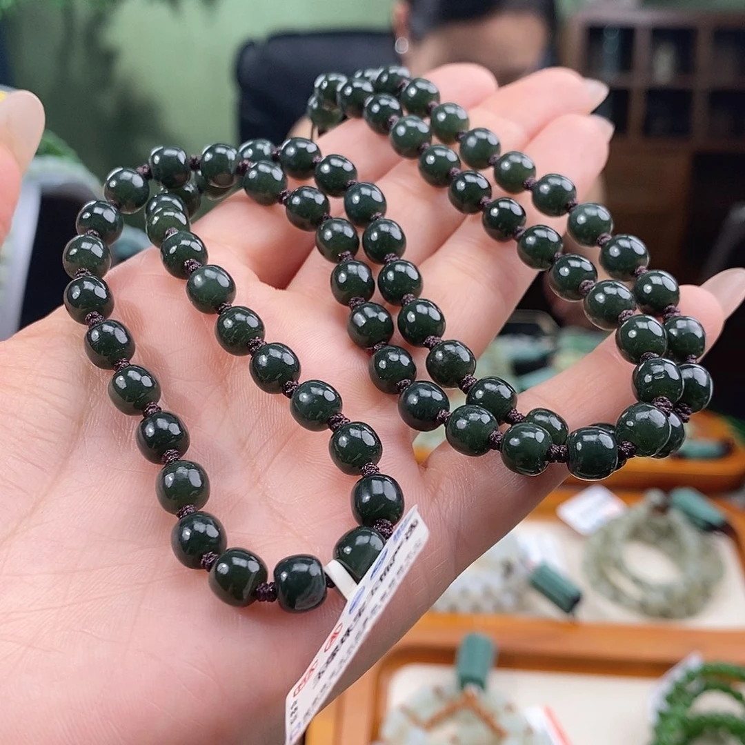 亚***麻颈饰未镶嵌和田玉