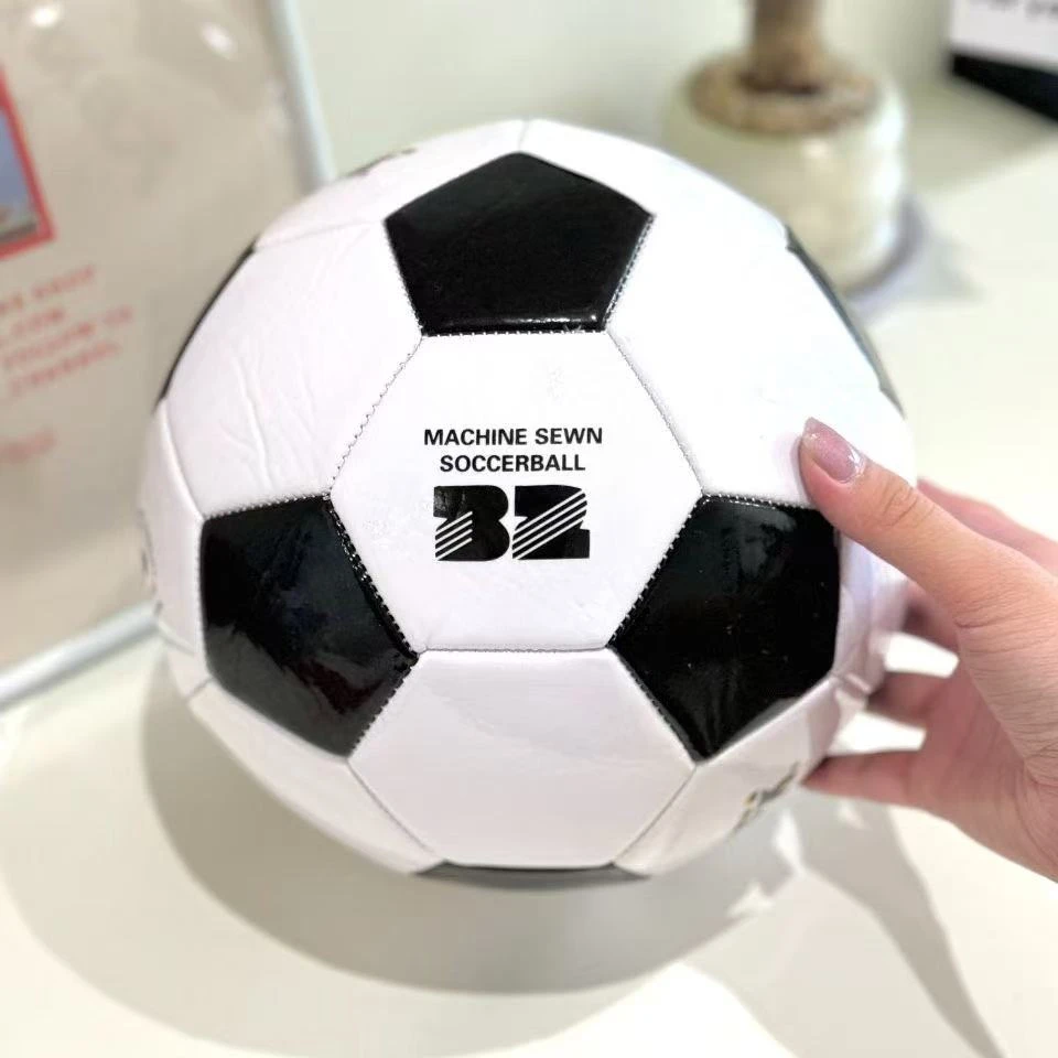 【颜色随机】专业五号训练足球32片6边形丁基内胆尼龙缠绕