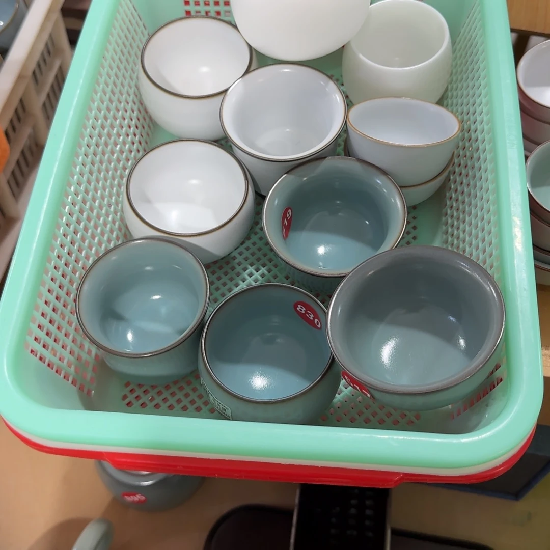 瓷片清货，小微瑕，收个包装费。