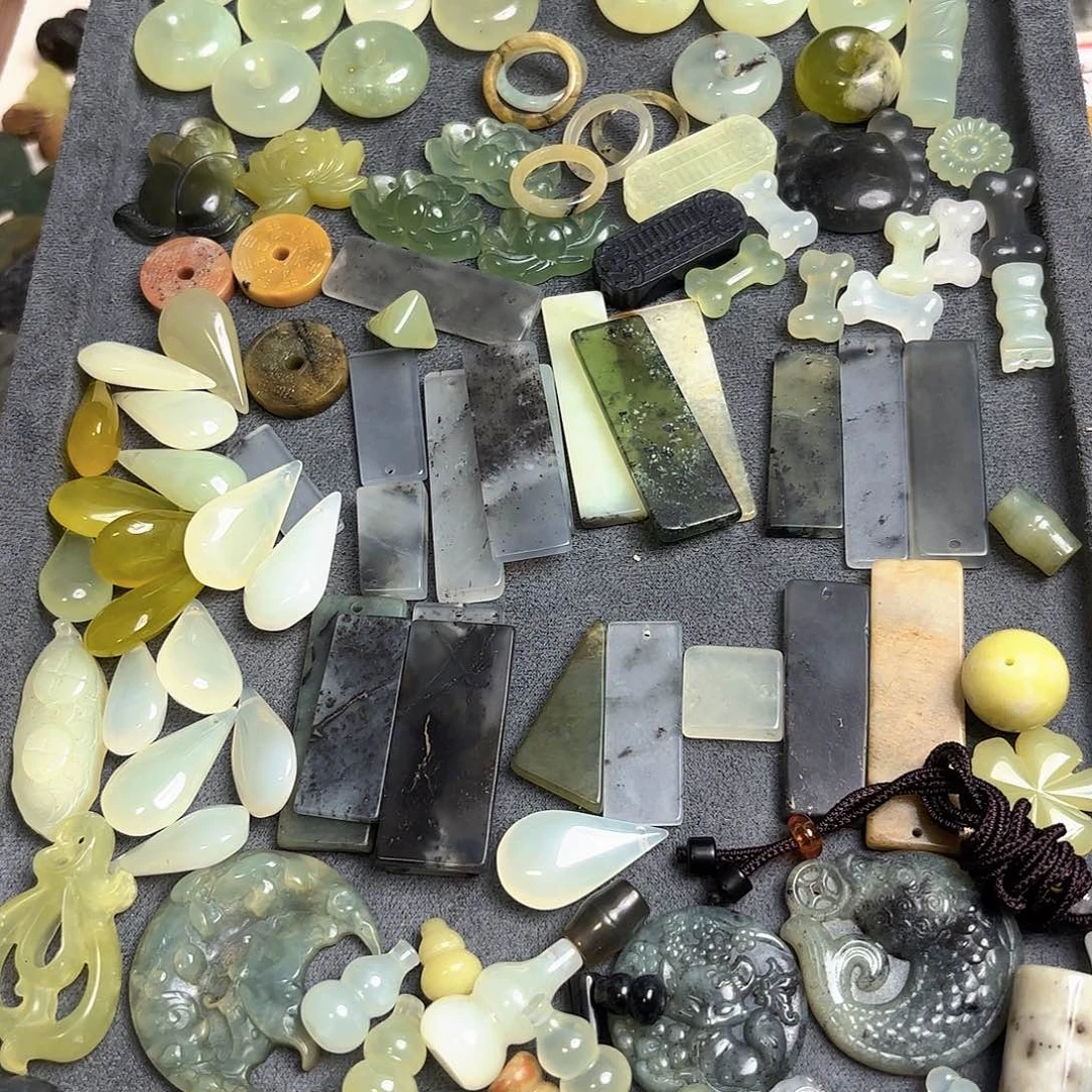 蛇纹石玉合金颈饰