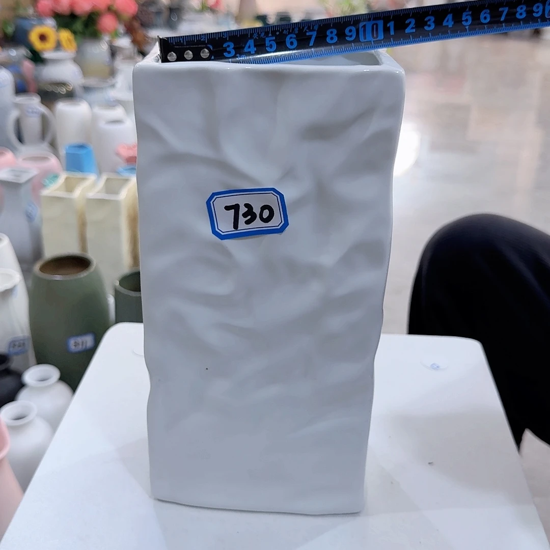 730号陶瓷高25厘米瑕疵一个