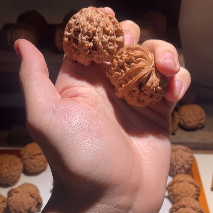 @***•把件文玩核桃42全品三角白