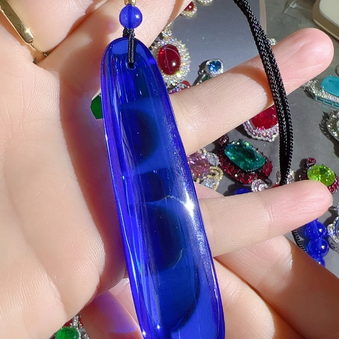 花岗石钨合金红色蓝色吊坠