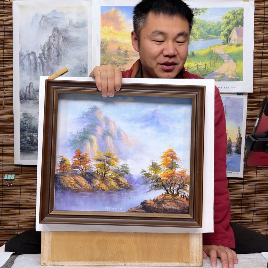 油画行路人小院绘画作品