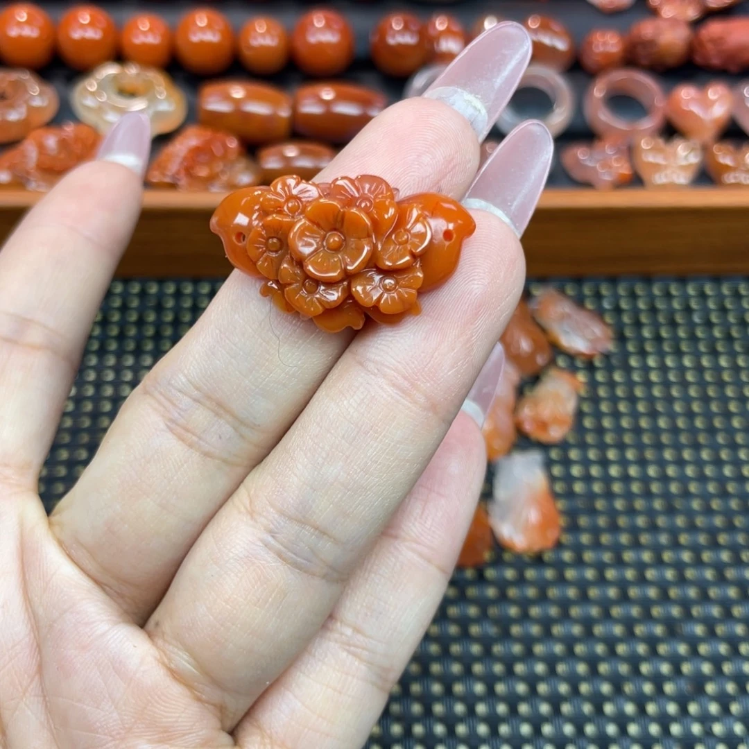 南红玛瑙未镶嵌颈饰花团锦簇