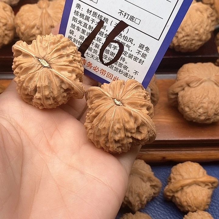 桃核吊坠磨盘狮子头41