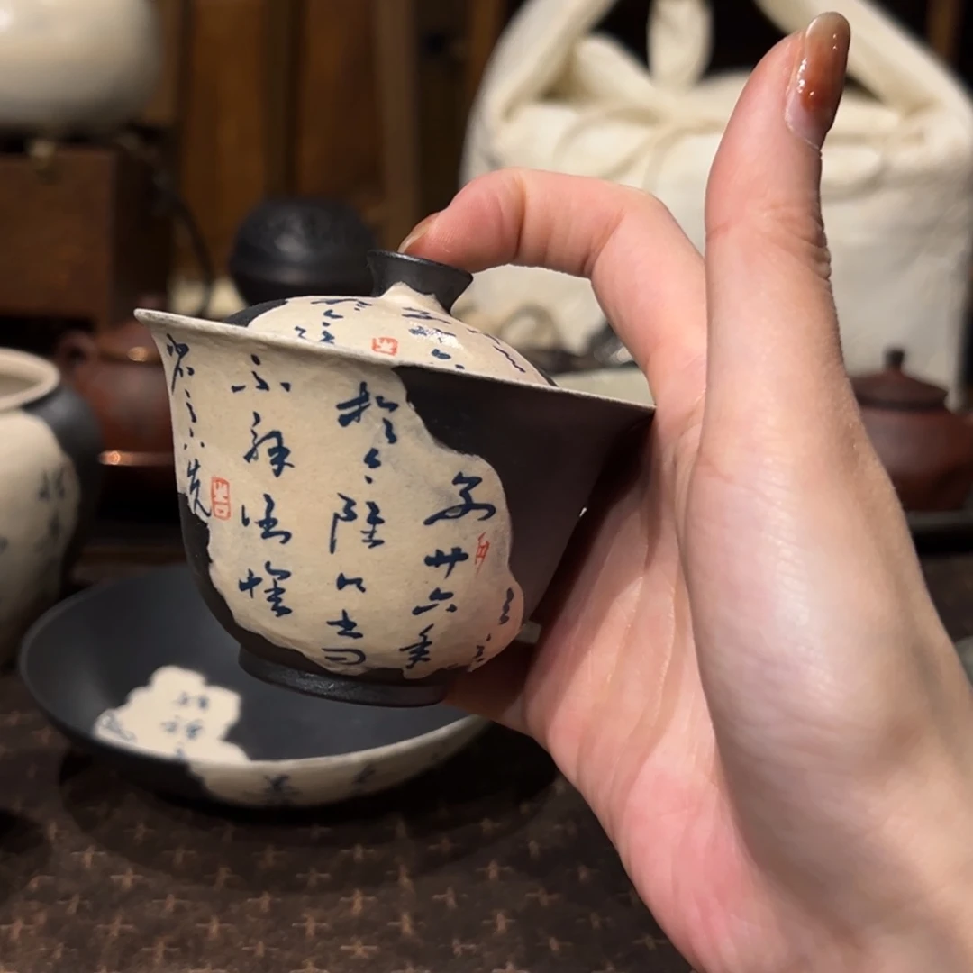 摆件陶瓷。     陶瓷。