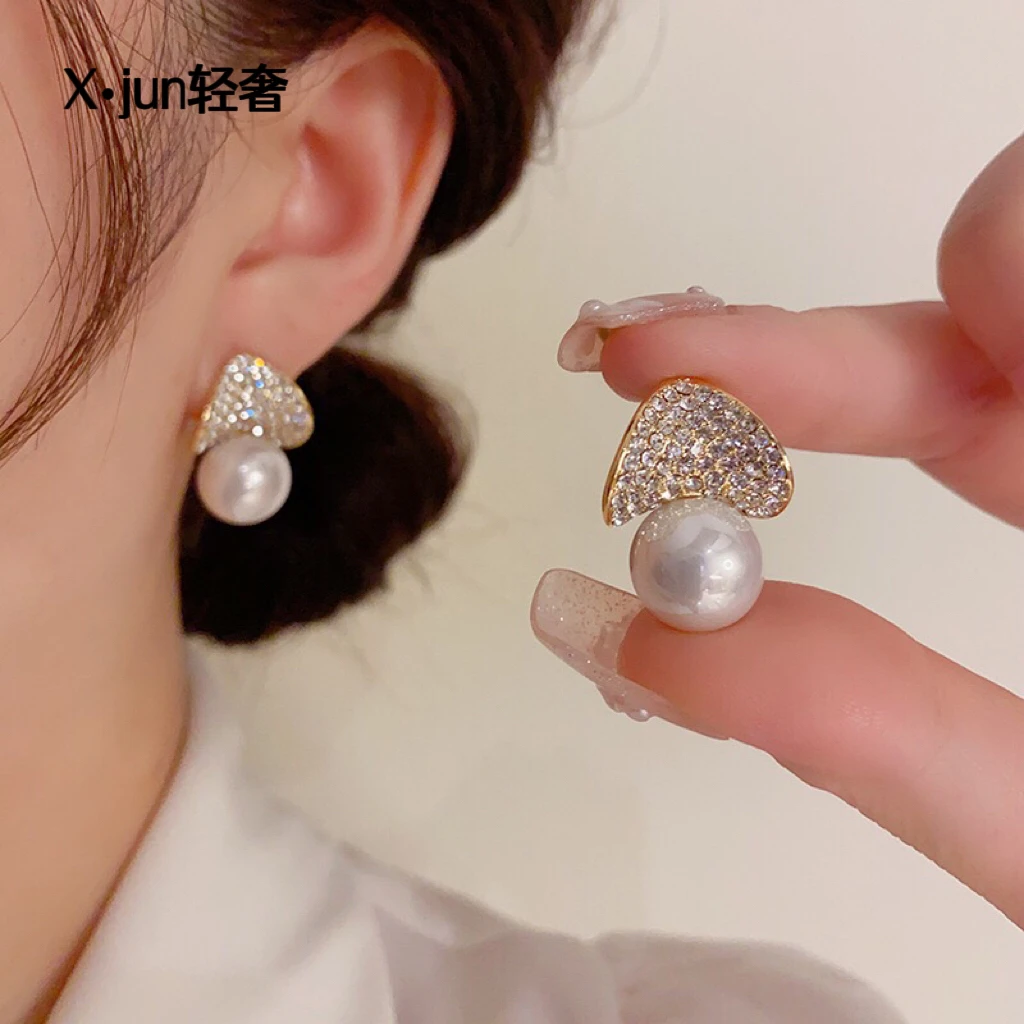 铜合金耳饰 法式气质时尚锆石三角珍珠耳钉925银针小众百搭耳环