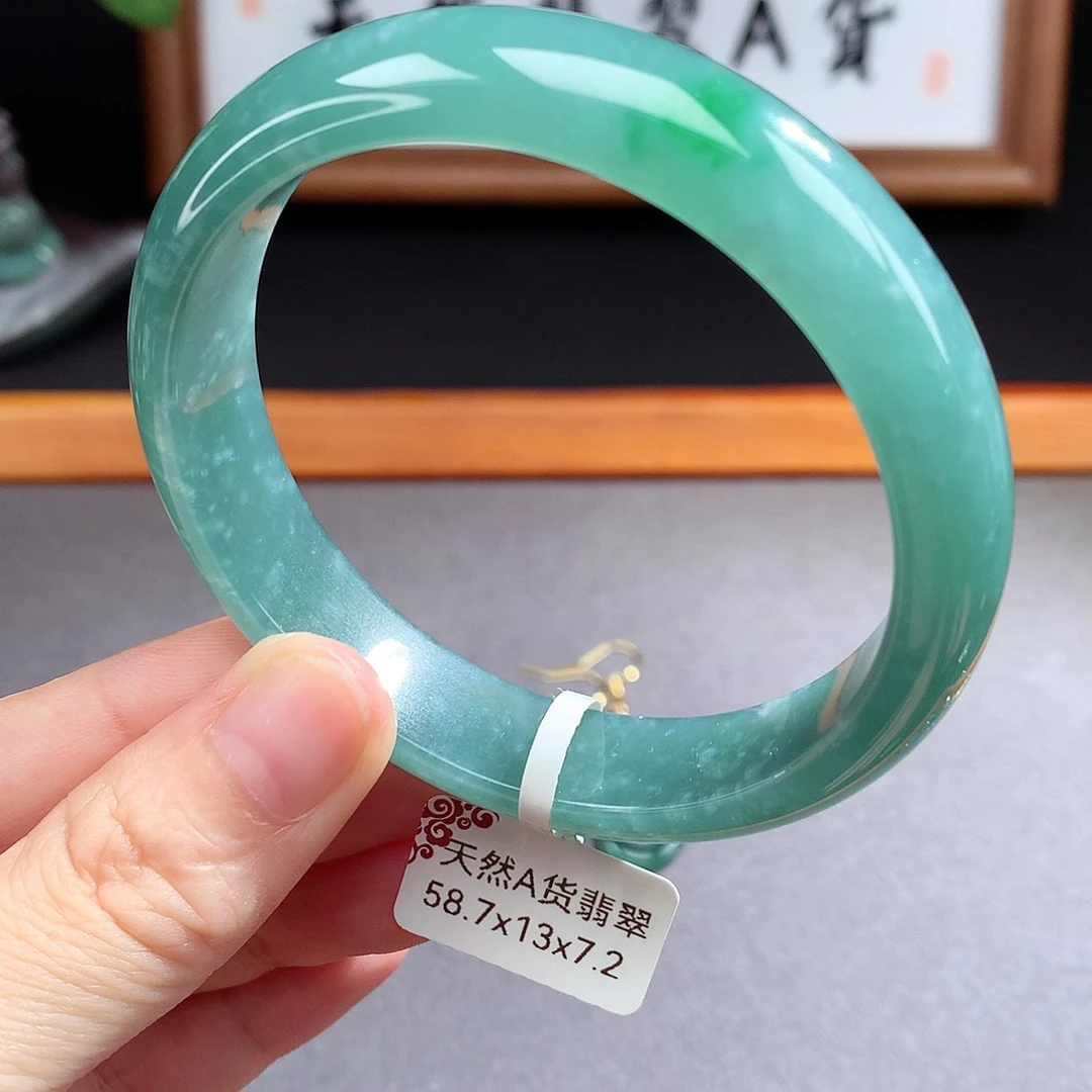 翡翠手镯（圆镯）未镶嵌