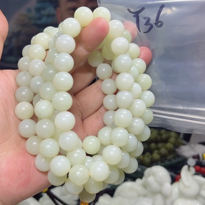 蛇纹石玉颈饰未镶嵌仙**梦