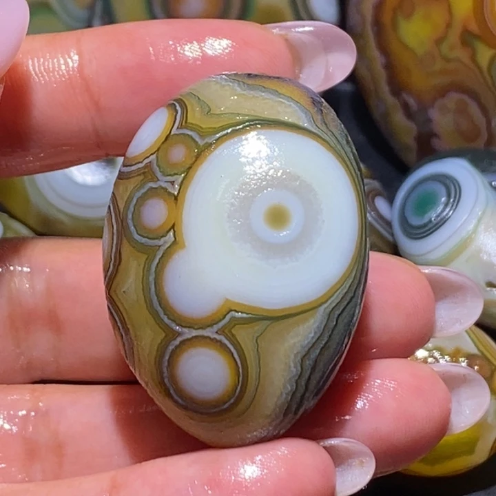 玛瑙/玉髓未镶嵌珠宝奇石56