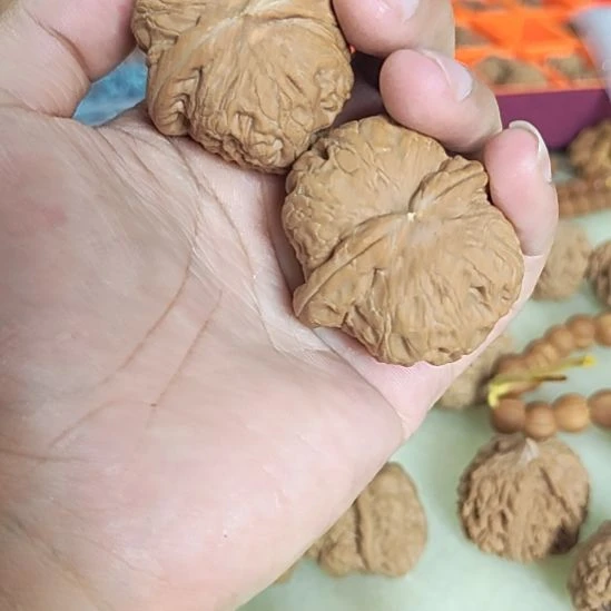 信***念把件文玩核桃41左右瑕疵元宝，朋友福利