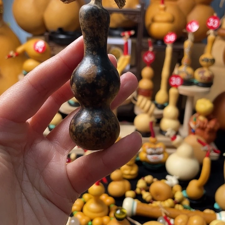 金***哥葫芦岛连山湖公园里最