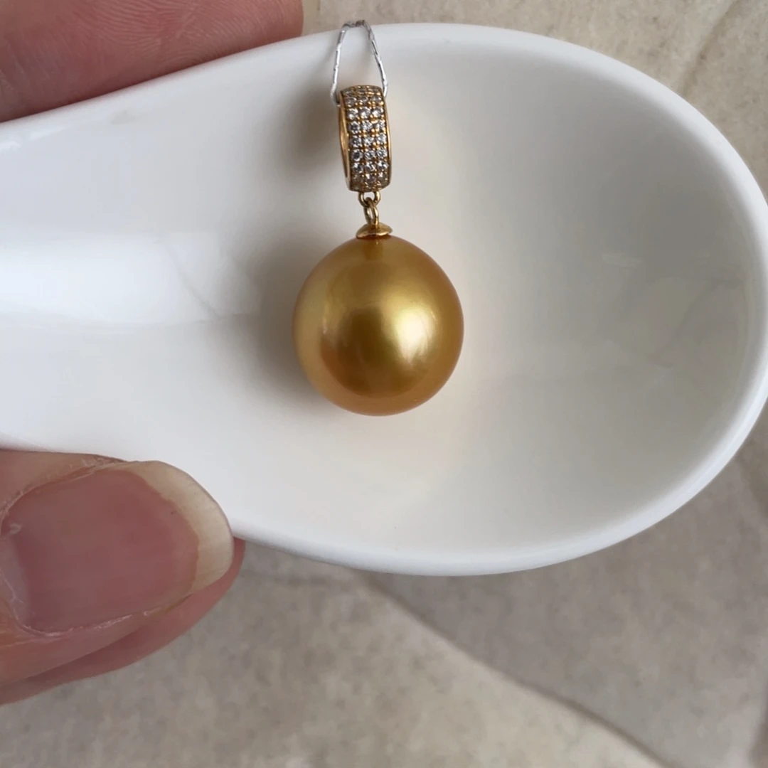 18K金镶嵌吊坠(不含链)海水珍珠14.2mm