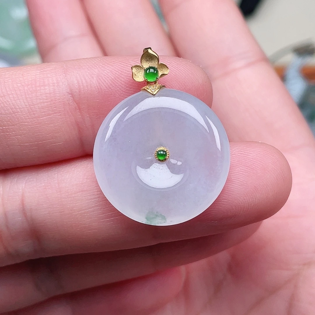 翡翠未镶嵌颈饰平安扣