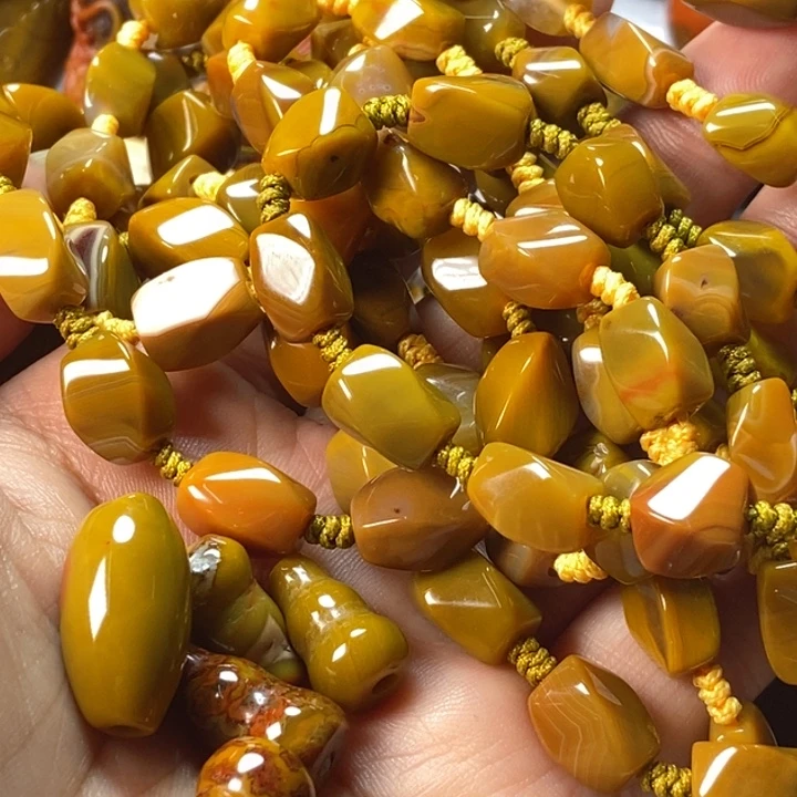 未镶嵌颈饰玛瑙/玉髓曹**俗战国红