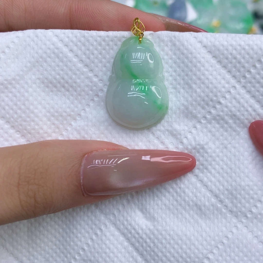 翡翠18K金镶嵌颈饰11111111111