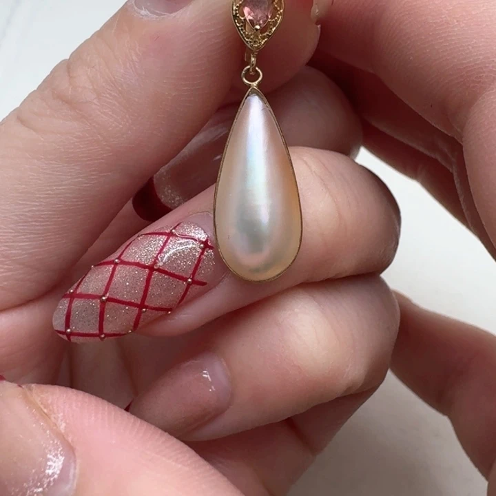 拼合珍珠（马贝珠）颈饰18K金镶嵌