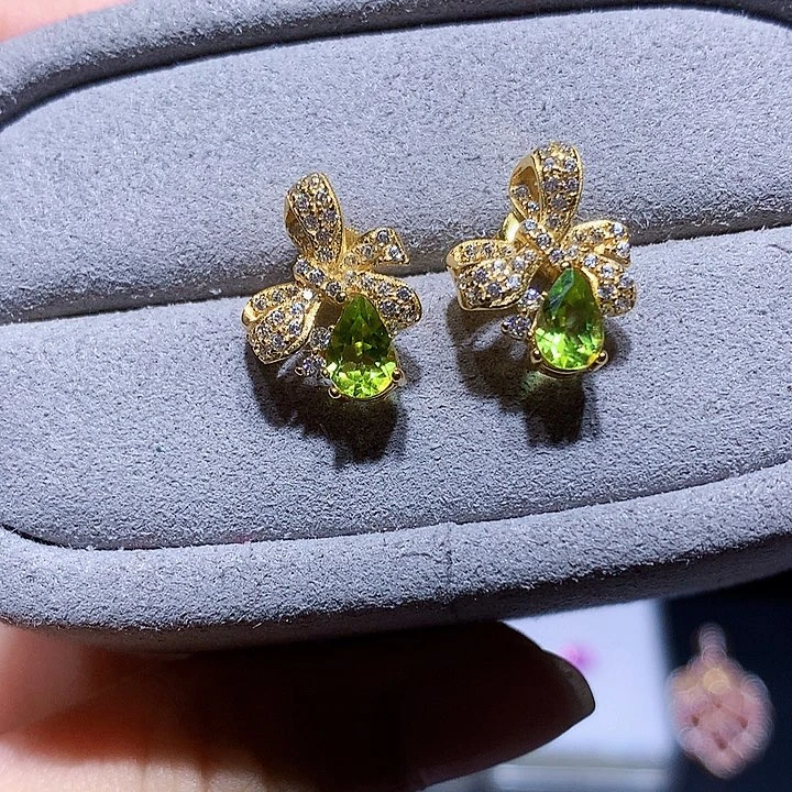 橄榄石银S925镶嵌耳饰