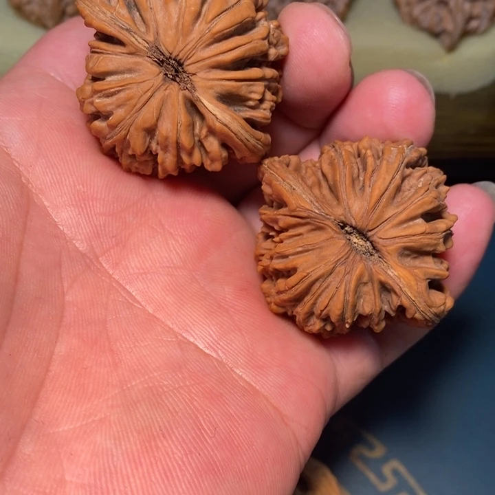 火***箭文玩核桃吊坠文玩核桃四座楼