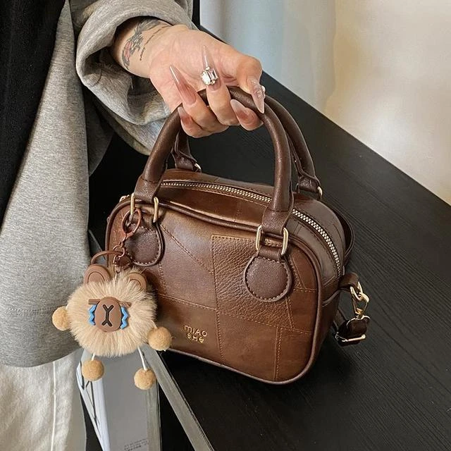 高级感复古小包包女2025新款秋冬季百搭斜挎包时尚超火手提小拎包