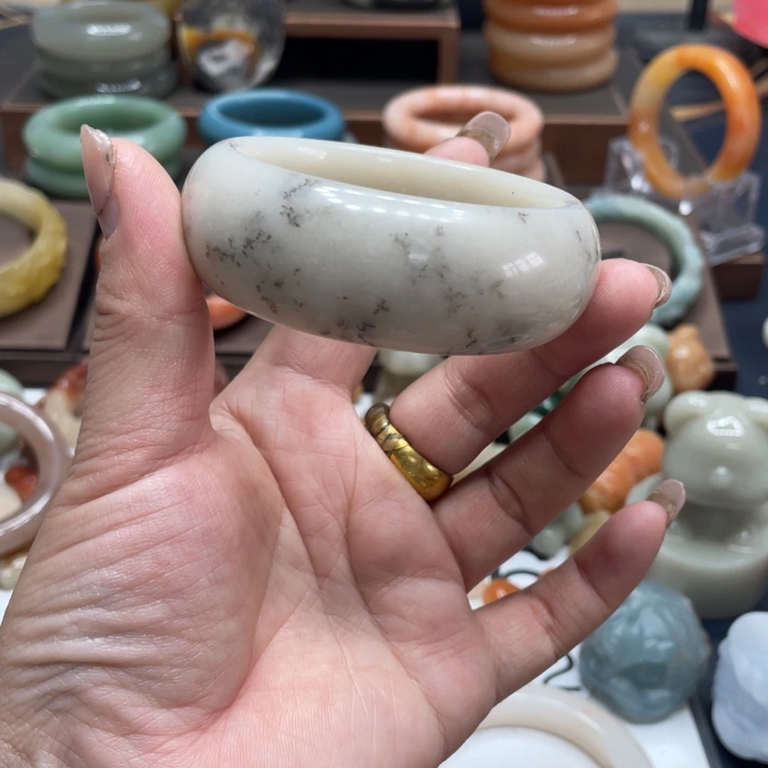 石英质玉手镯合金z***g